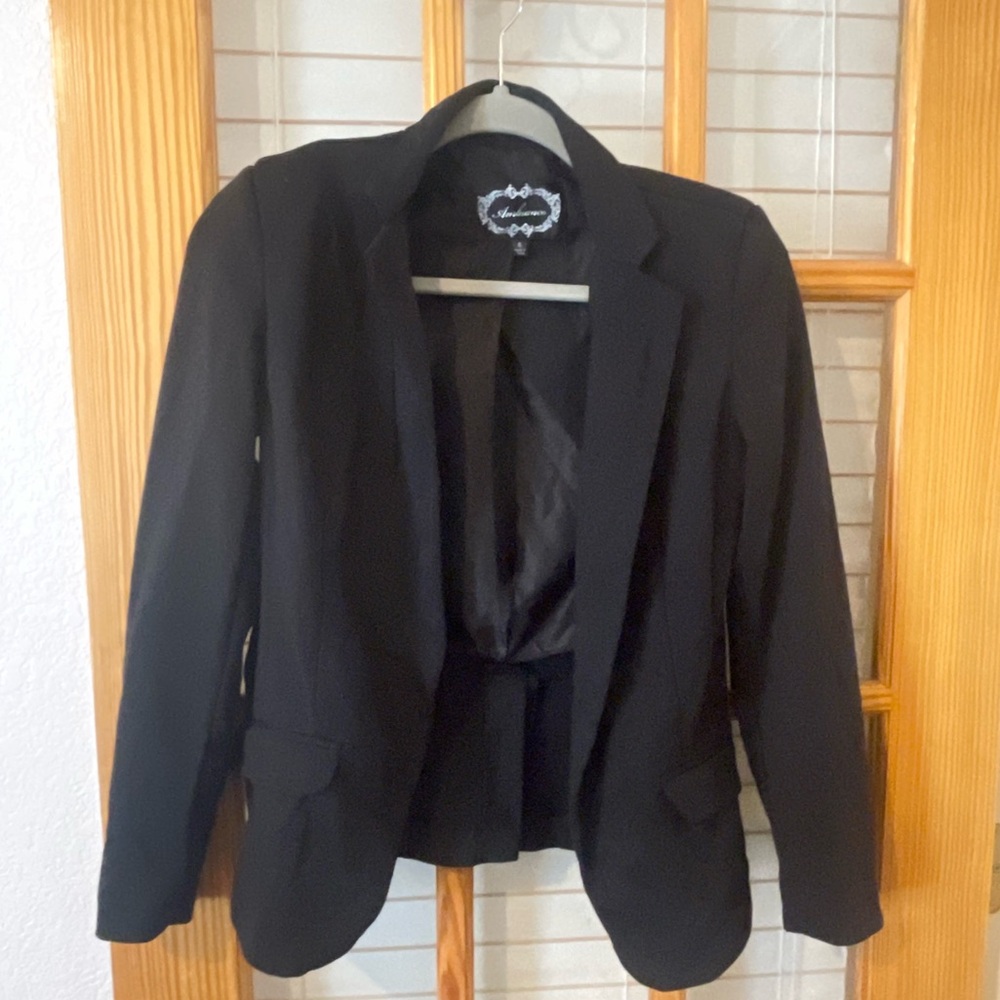 Elegant Black Women's Blazer